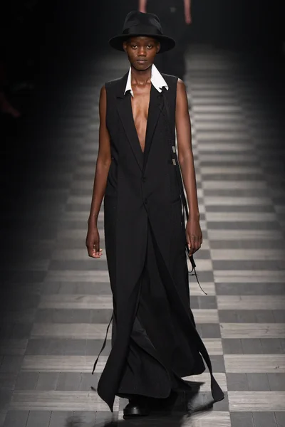 Look 38